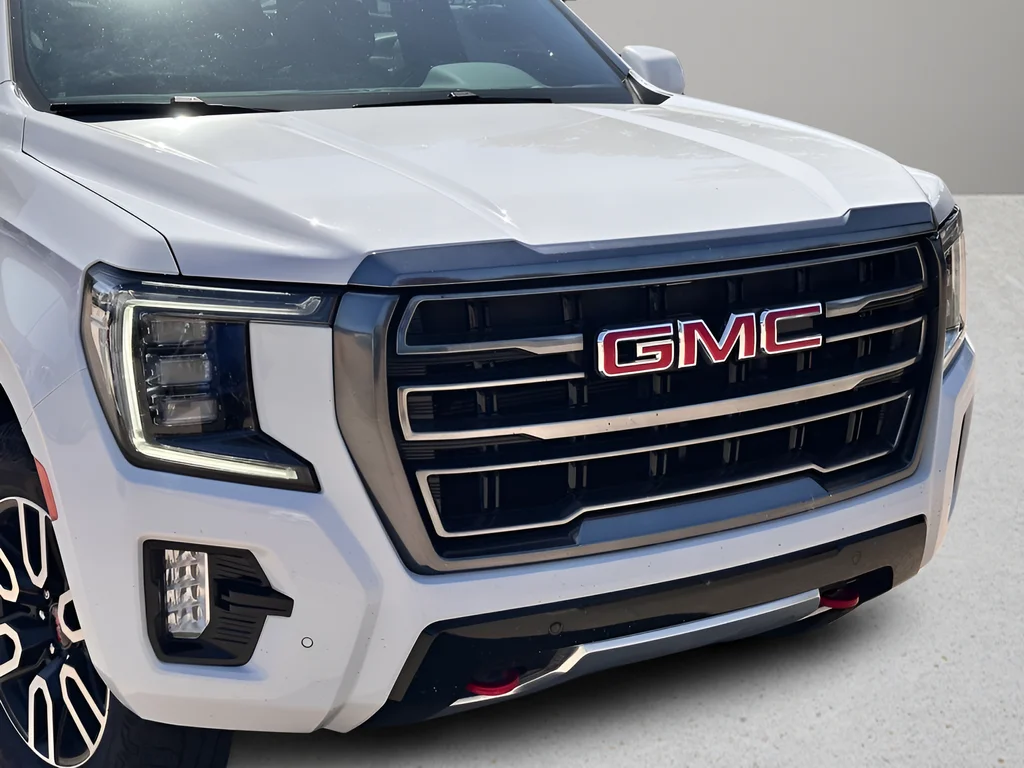 Used 2023 White GMC AT4 image 5