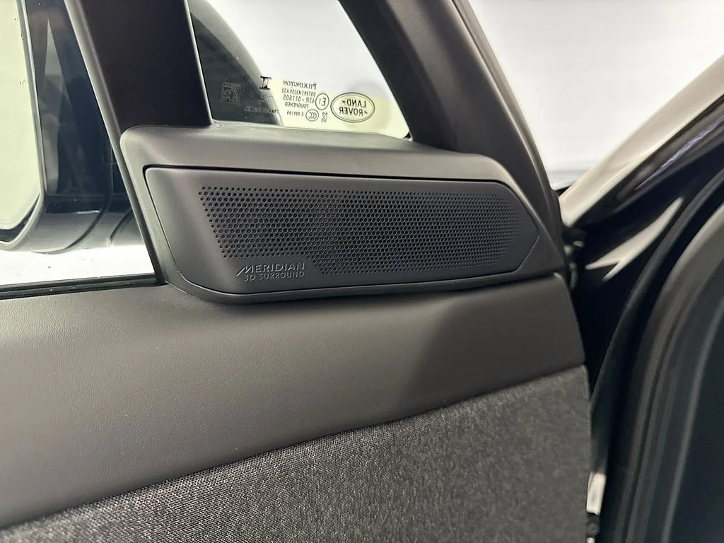 New 2026 Santorini Black Land Rover SE image 19