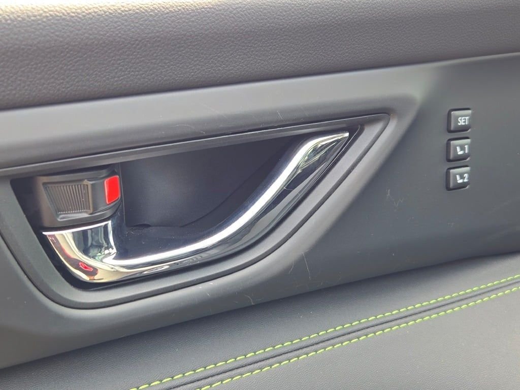 Used 2025 White Subaru Onyx Edition Touring image 31