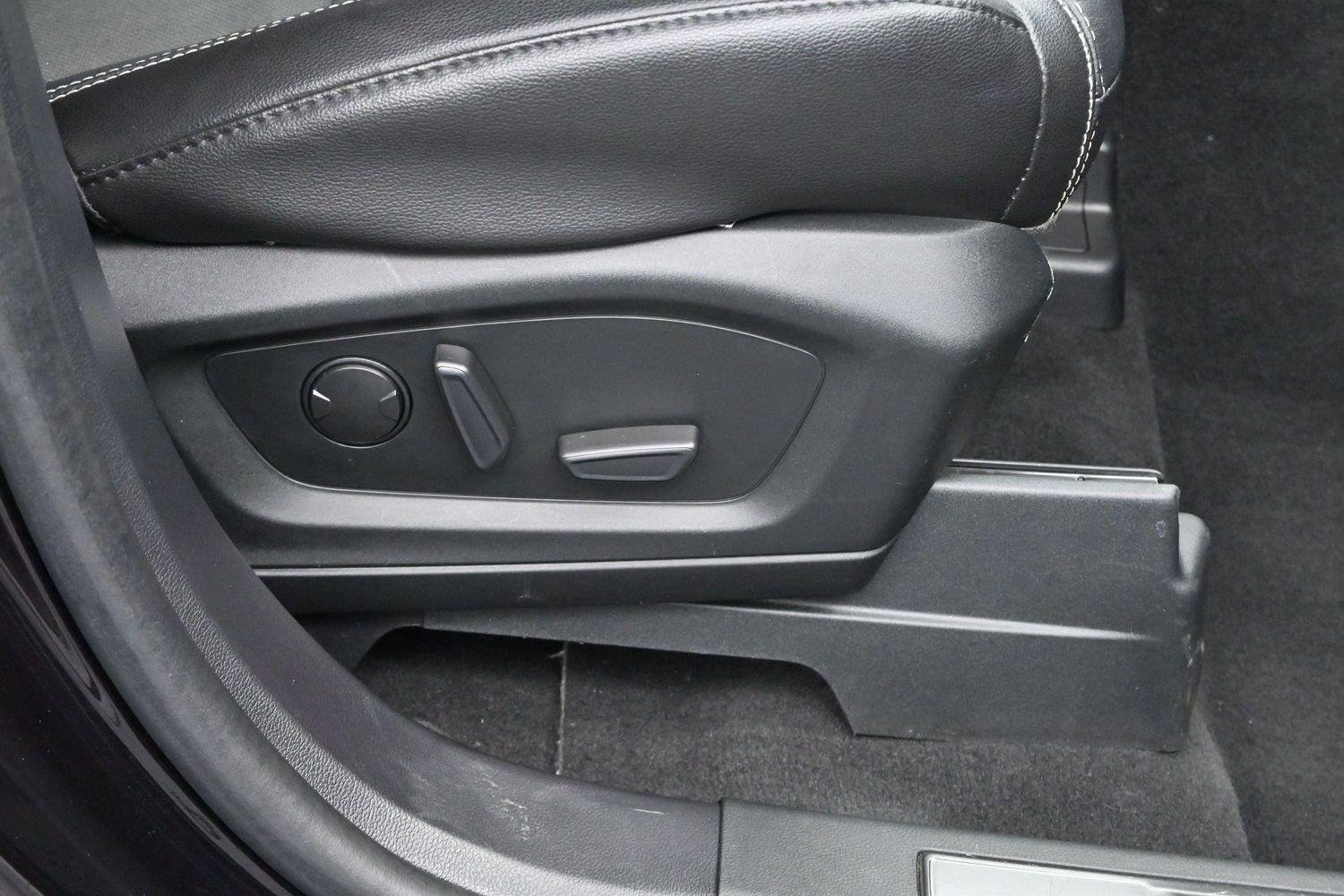 Used 2022 Agate Black Ford ST image 32