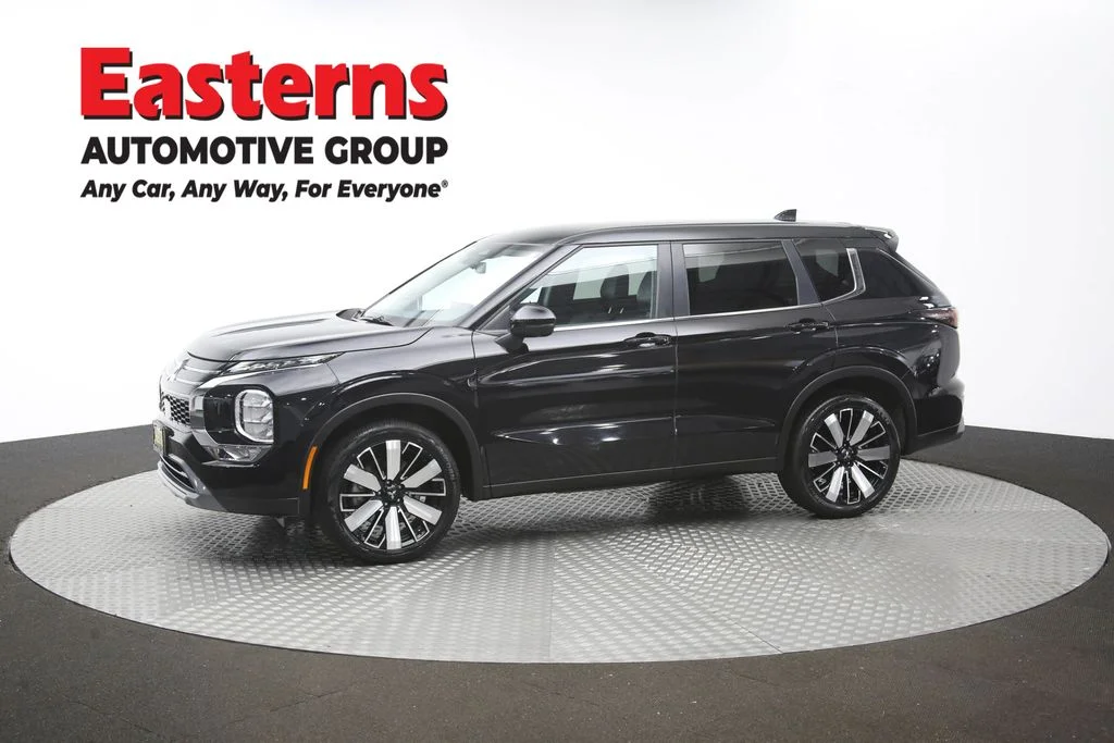 Used 2025 Black Mitsubishi SE image 59