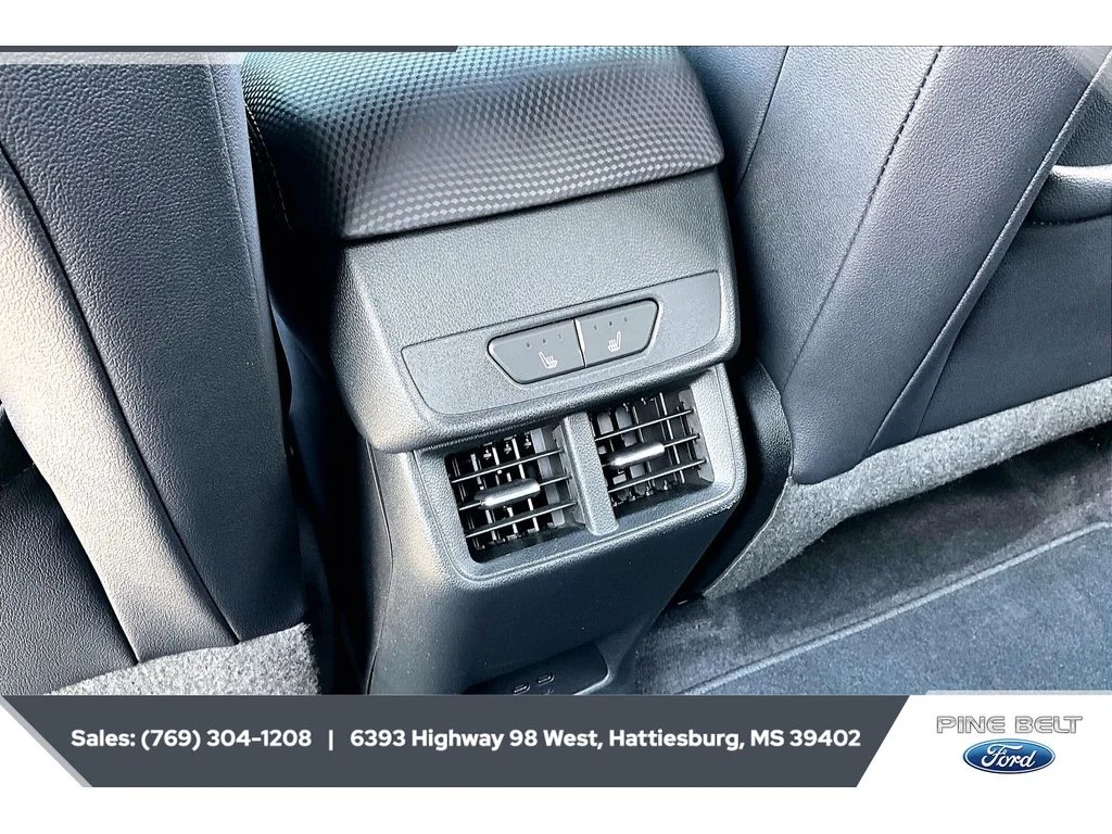 Used 2025 Iridescent Pearl Tricoat Chevrolet FWD RS image 24