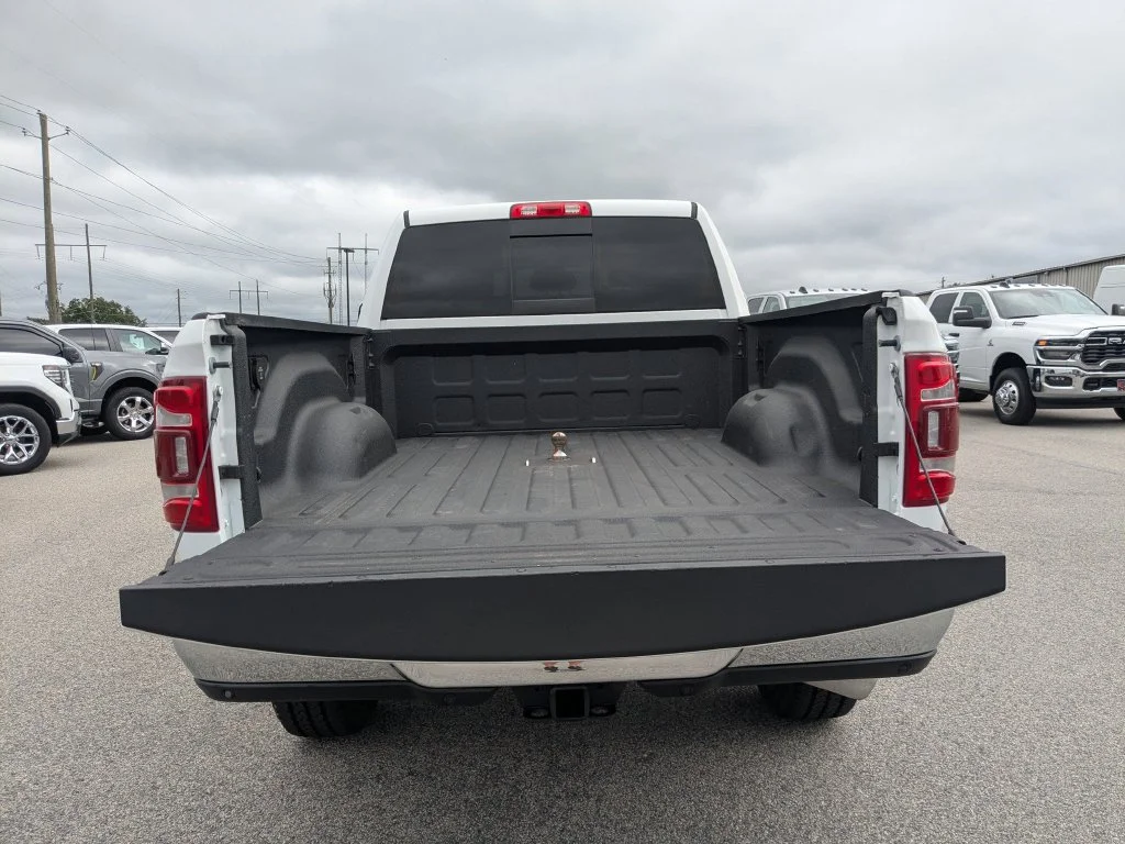 Used 2022 White Ram Laramie image 6