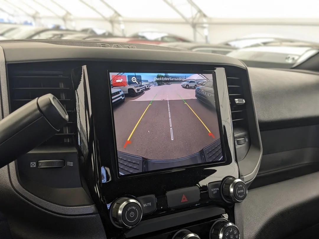 New 2026 White RAM Tradesman - - 4x4 - DUALLY - Uconnect 5 w/ 8.4 Screen - Apple CarPlay & More! image 21