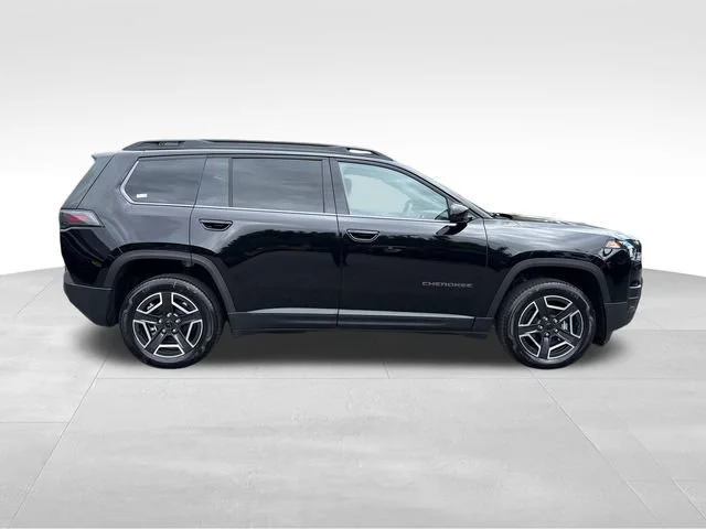 New 2026 Diamond Black Crystal Pearl-Coat Exterior Paint Jeep Laredo image 8