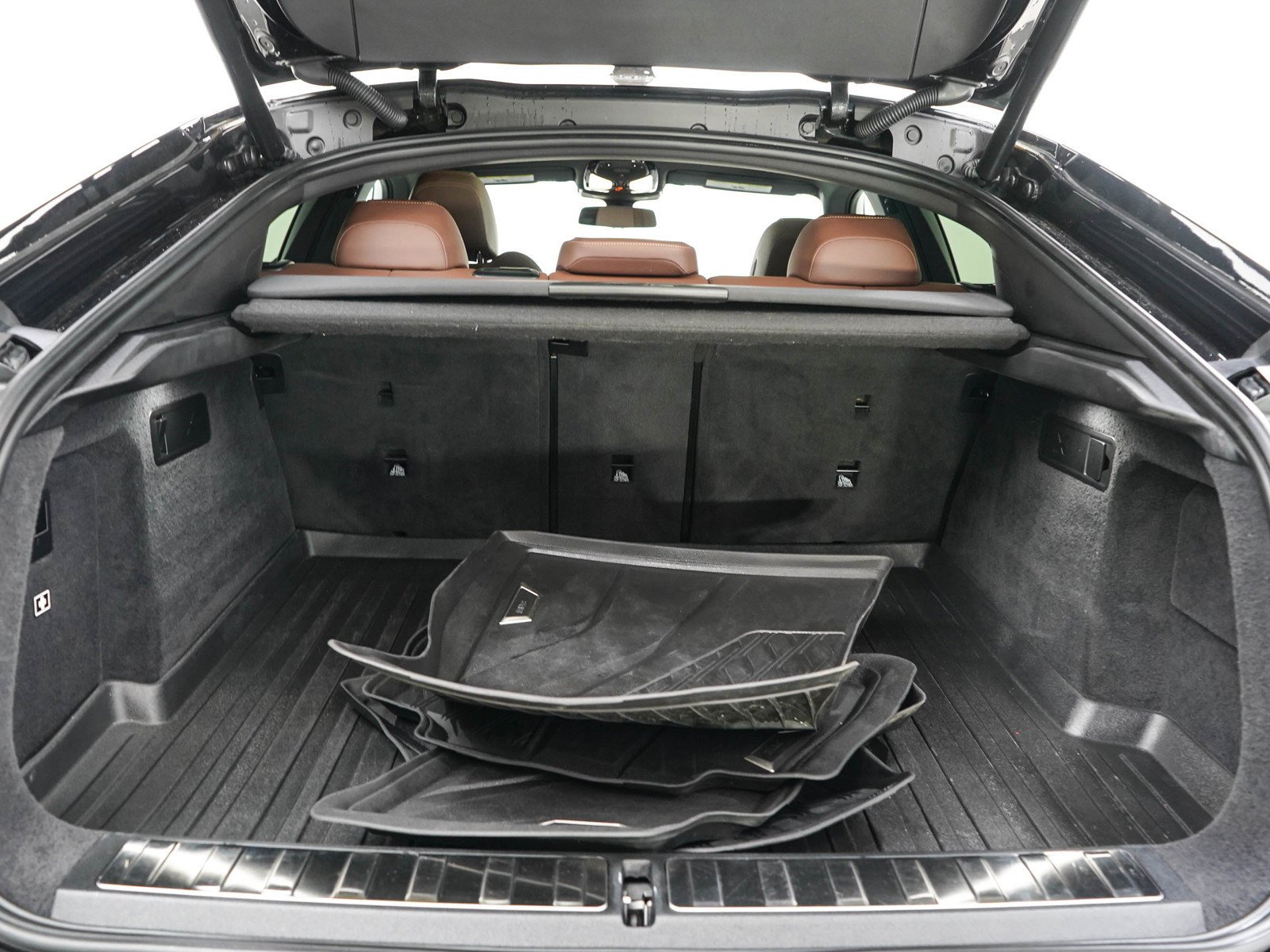 Used 2024  BMW xDrive40i Sports Activity Coupe image 9