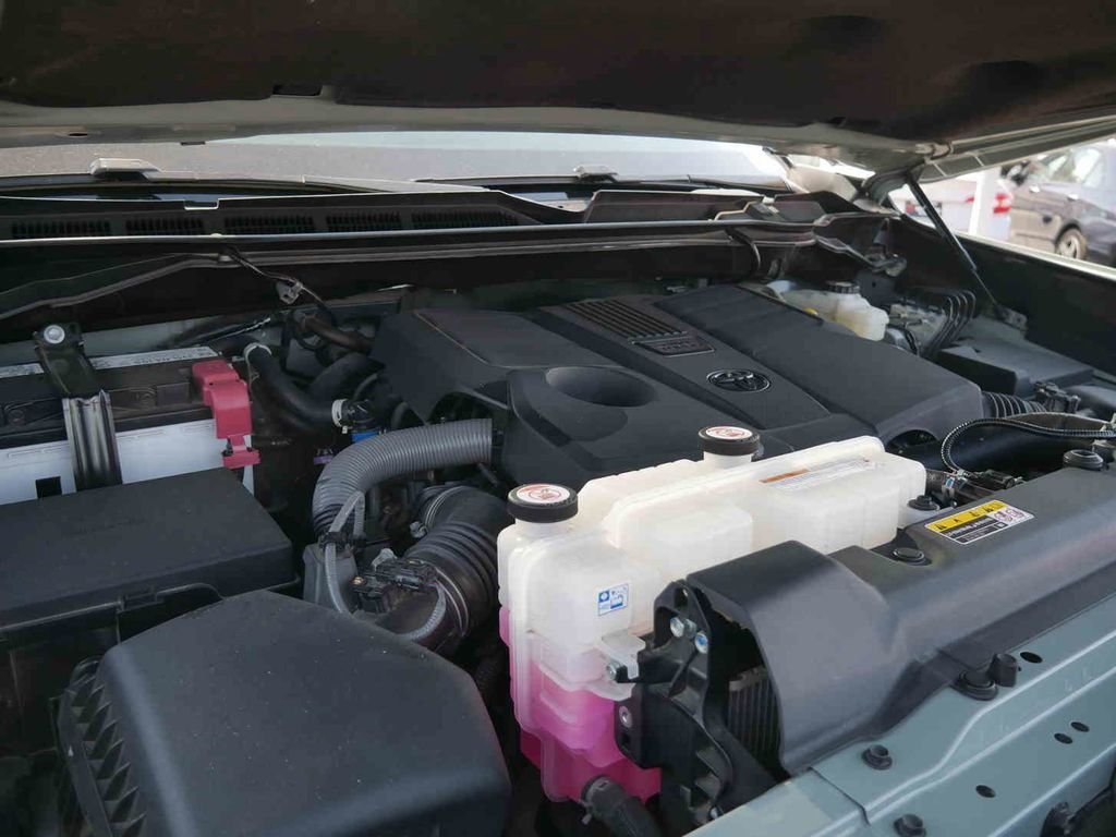 Used 2024  Toyota SR5 image 14