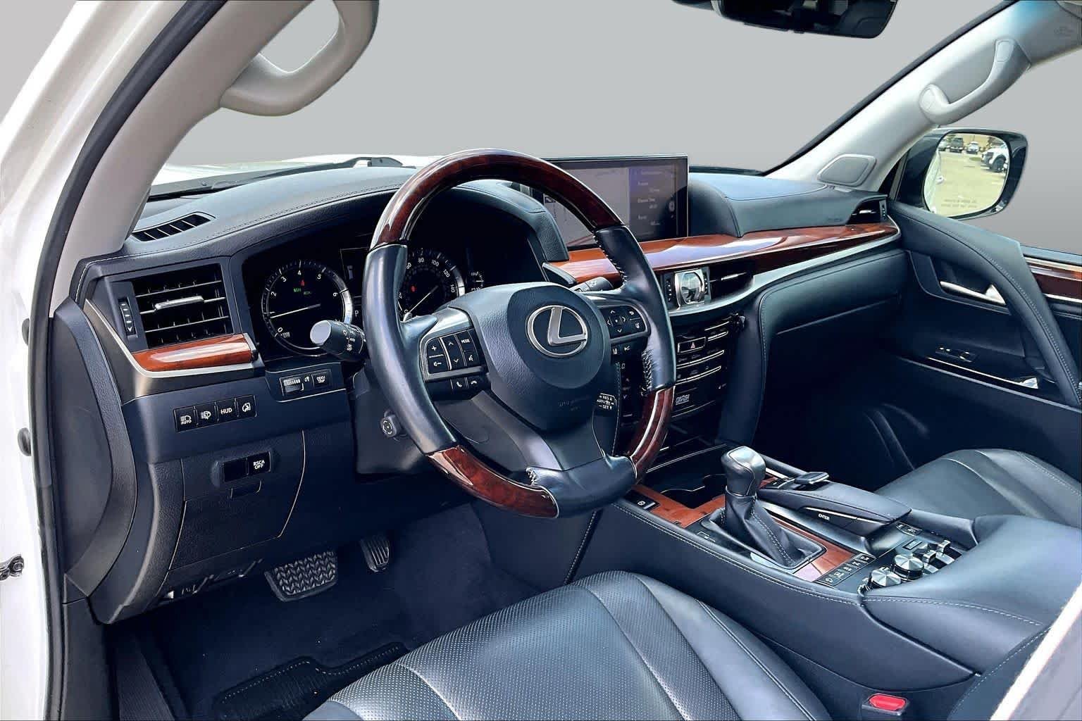 Used 2017 Starfire Pearl Lexus  image 16