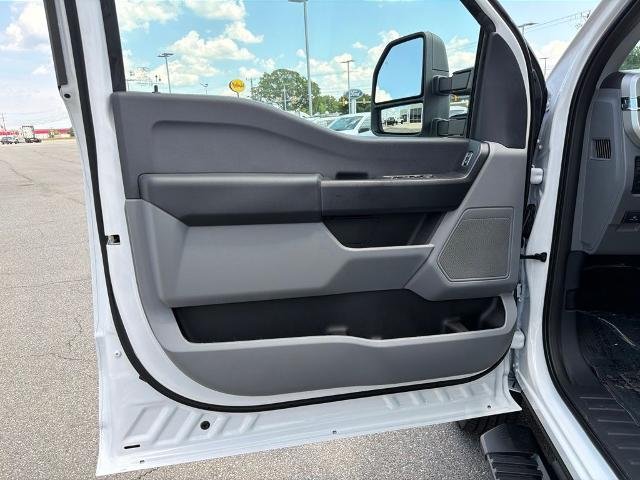 New 2026 Oxford White Ford F-350® XL image 12