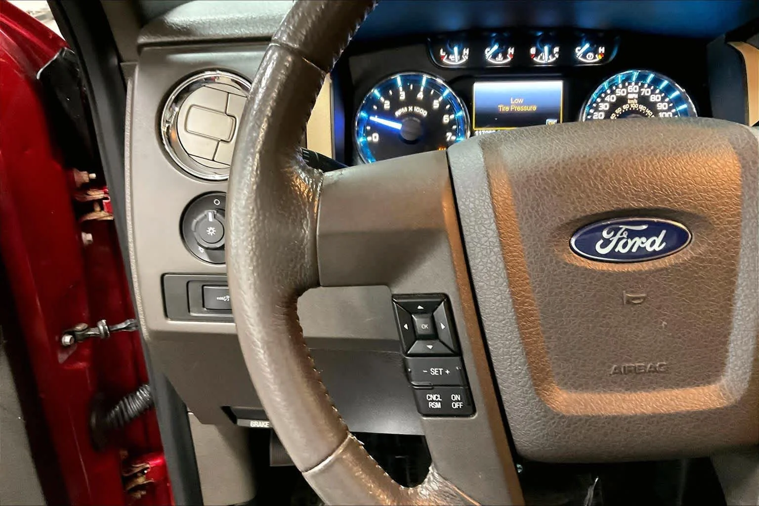 Used 2011 Red Candy Metallic Tinted Clearcoat Ford XLT image 23