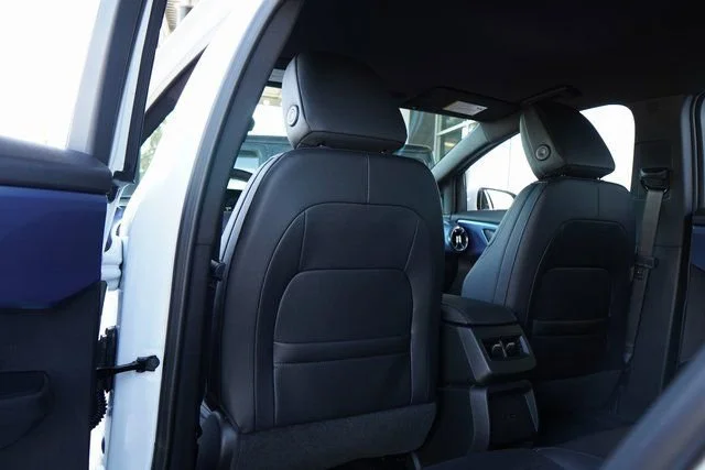 2025 Chevrolet Equinox EV LT - Photo 25
