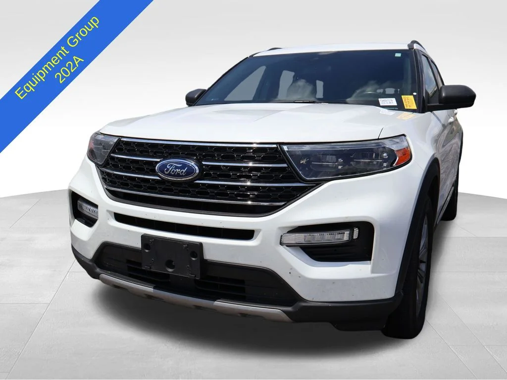 Used 2020 White Metallic Ford XLT image 3