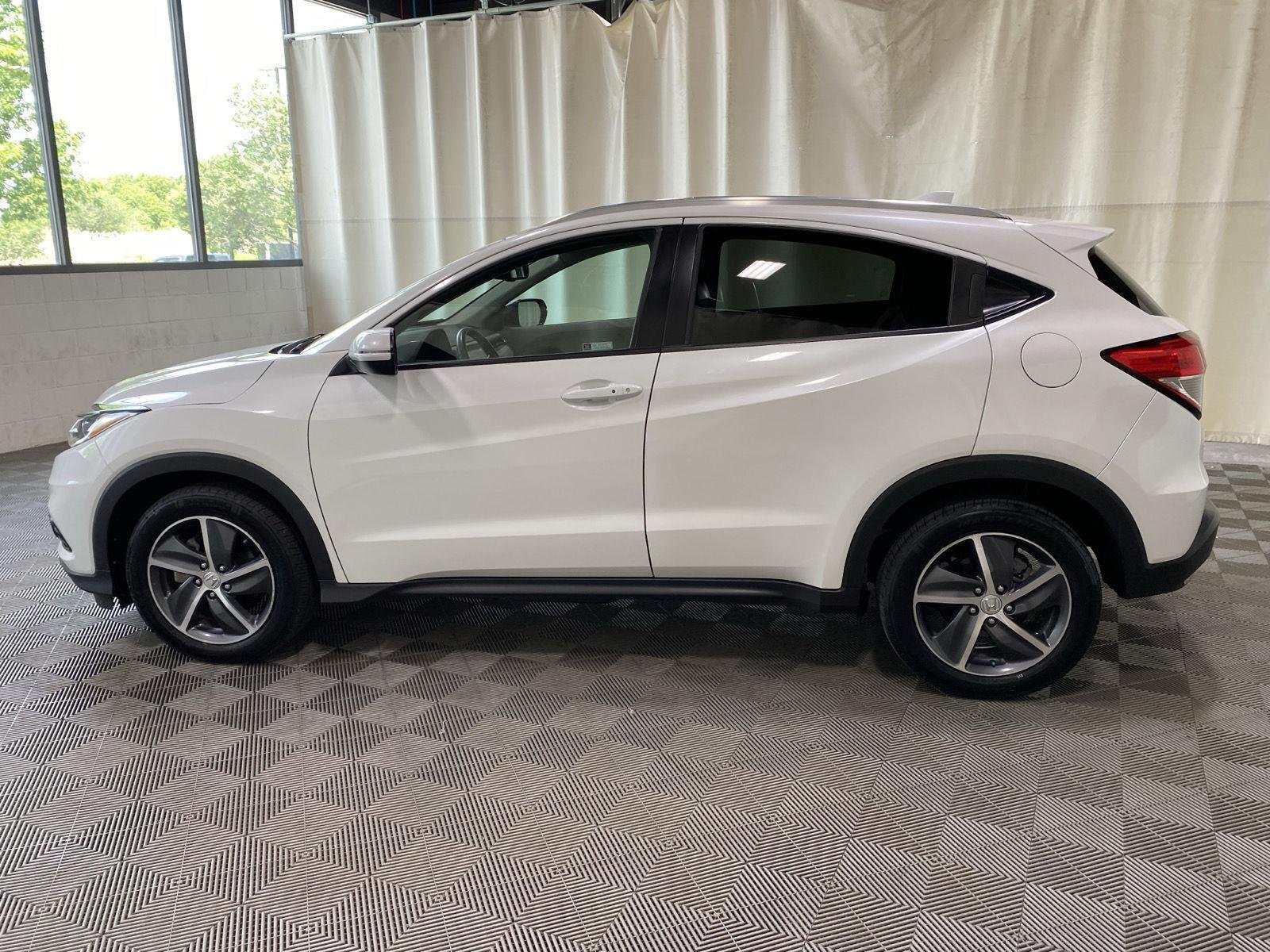 Used 2021 Platinum White Pearl Honda EX-L image 7