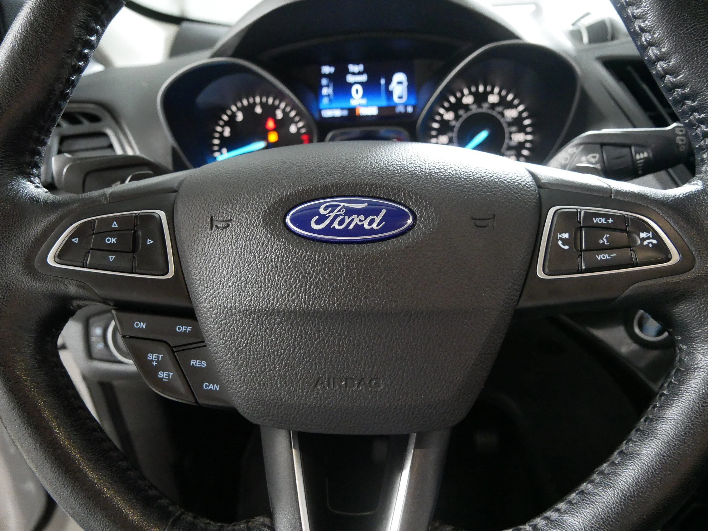 Used 2017 White Platinum Metallic Tri-Coat Ford Titanium image 25
