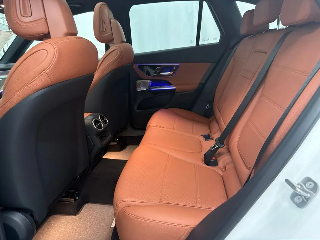 New 2027 White Mercedes-Benz GLC 300 image 20
