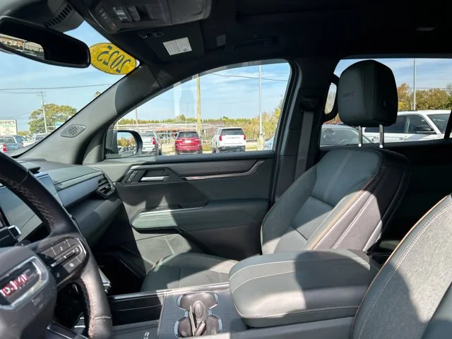 Used 2025 Black GMC AT4 image 31