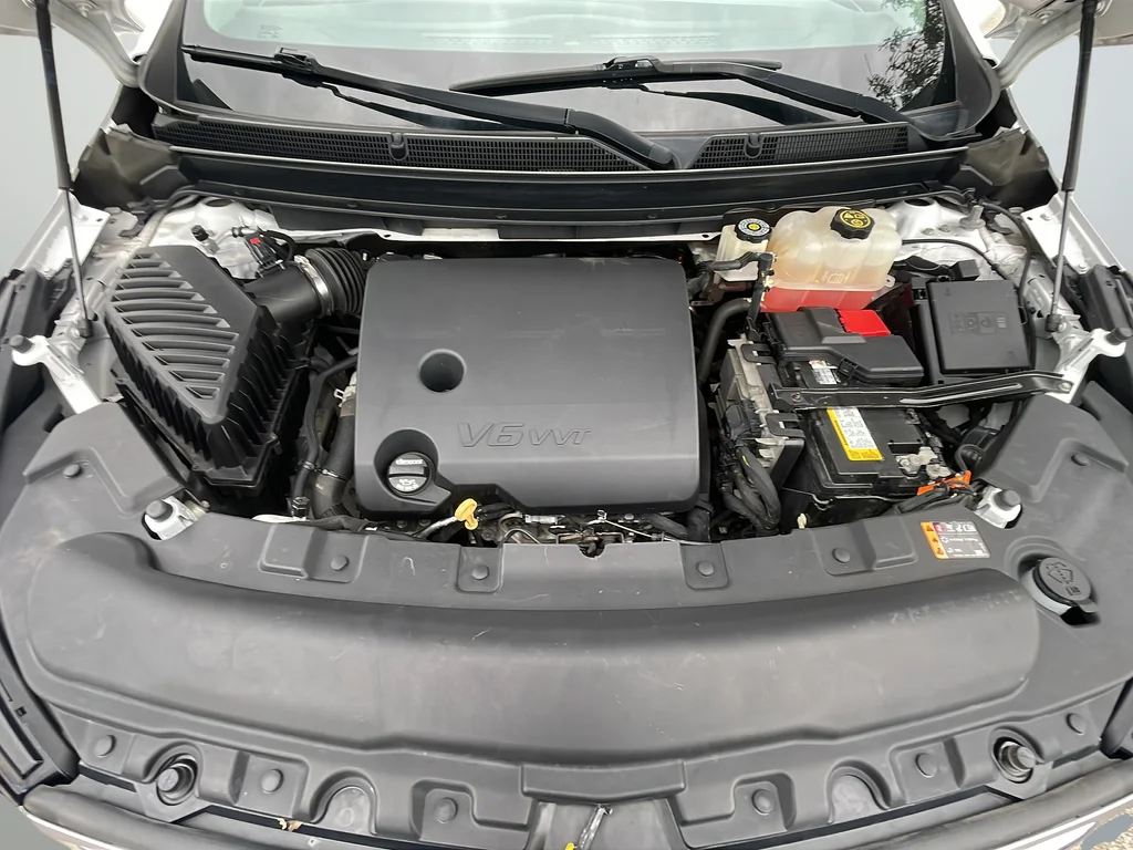 Used 2019 White Buick Essence image 39