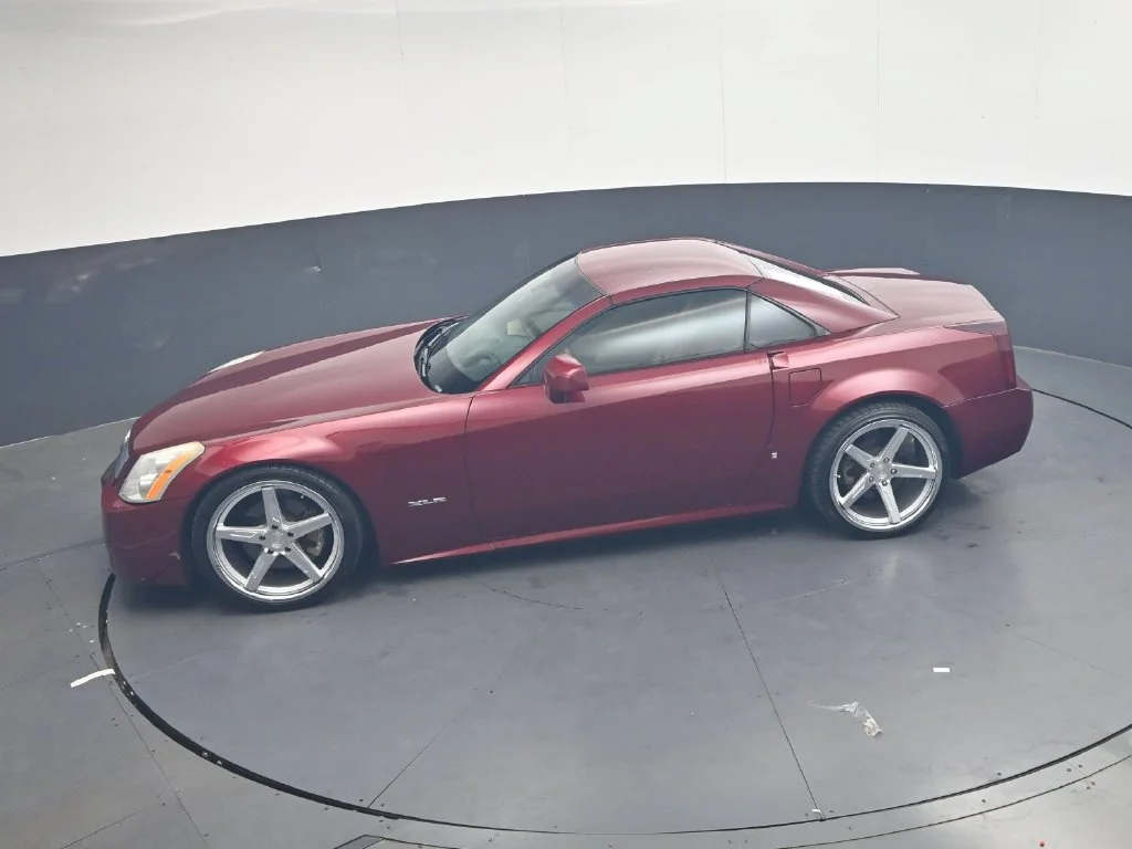 Used 2006 Red Cadillac Base image 18