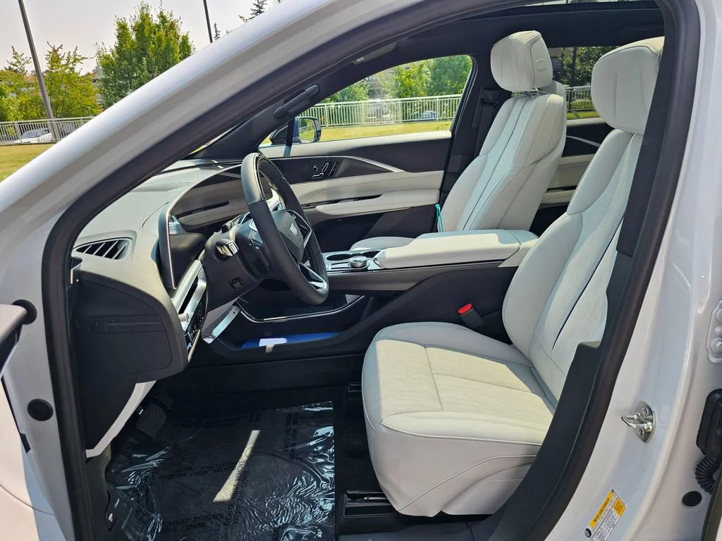 New 2026 Vibrant White Tricoat Cadillac Sport image 20