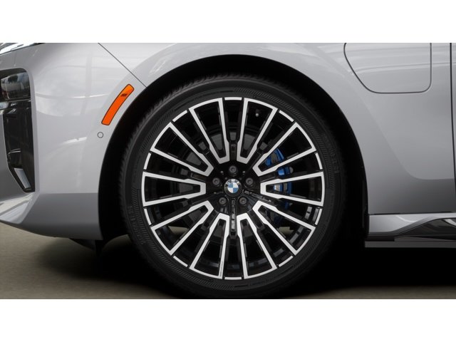 New 2026 Brooklyn Grey Metallic BMW 750e xDrive image 7