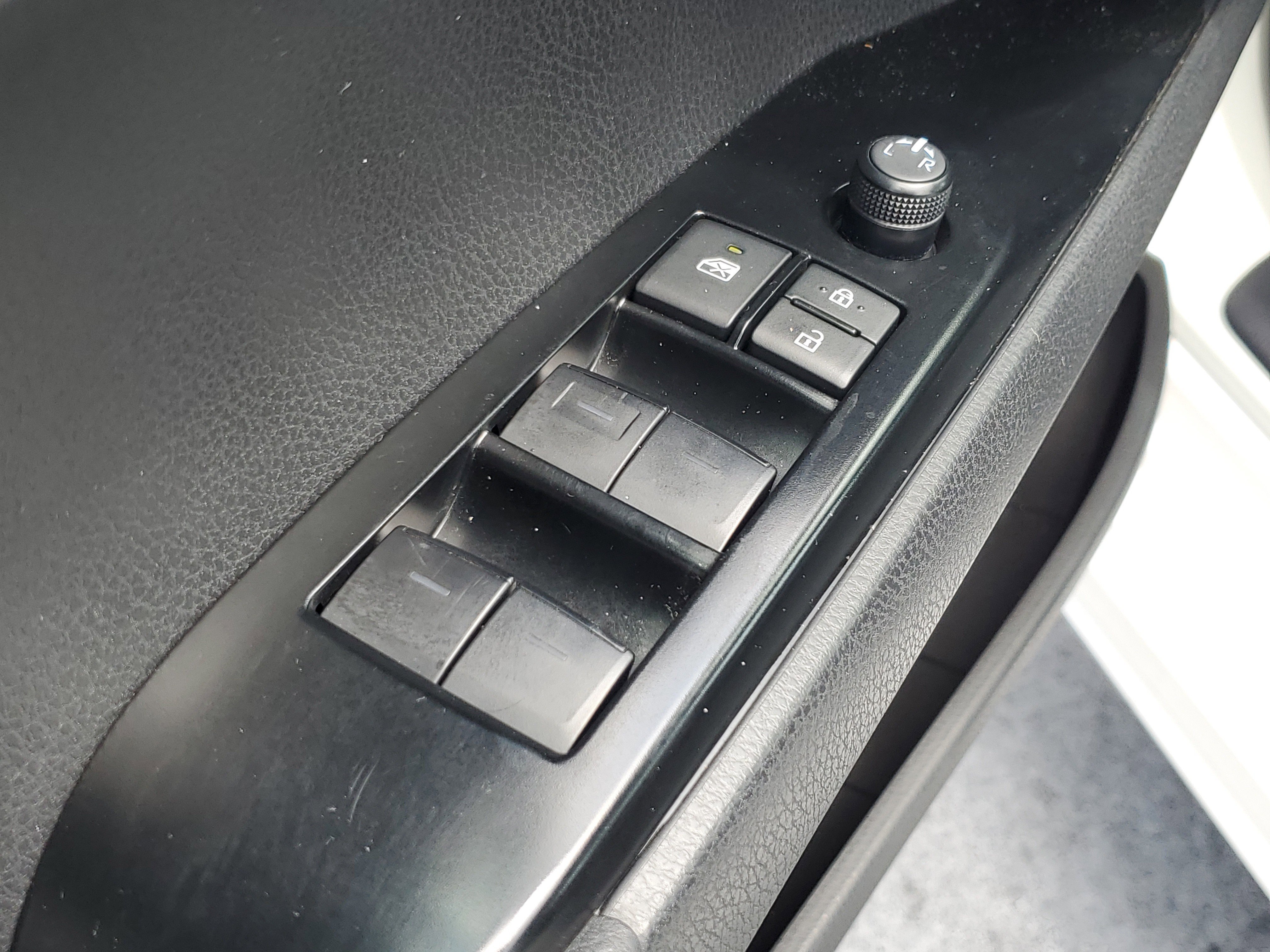 Certified Used 2025 Ice Toyota SE image 22