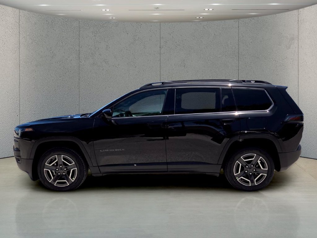 New 2026 Diamond Black Crystal Pearl-Coat Exterior Paint Jeep Laredo image 9