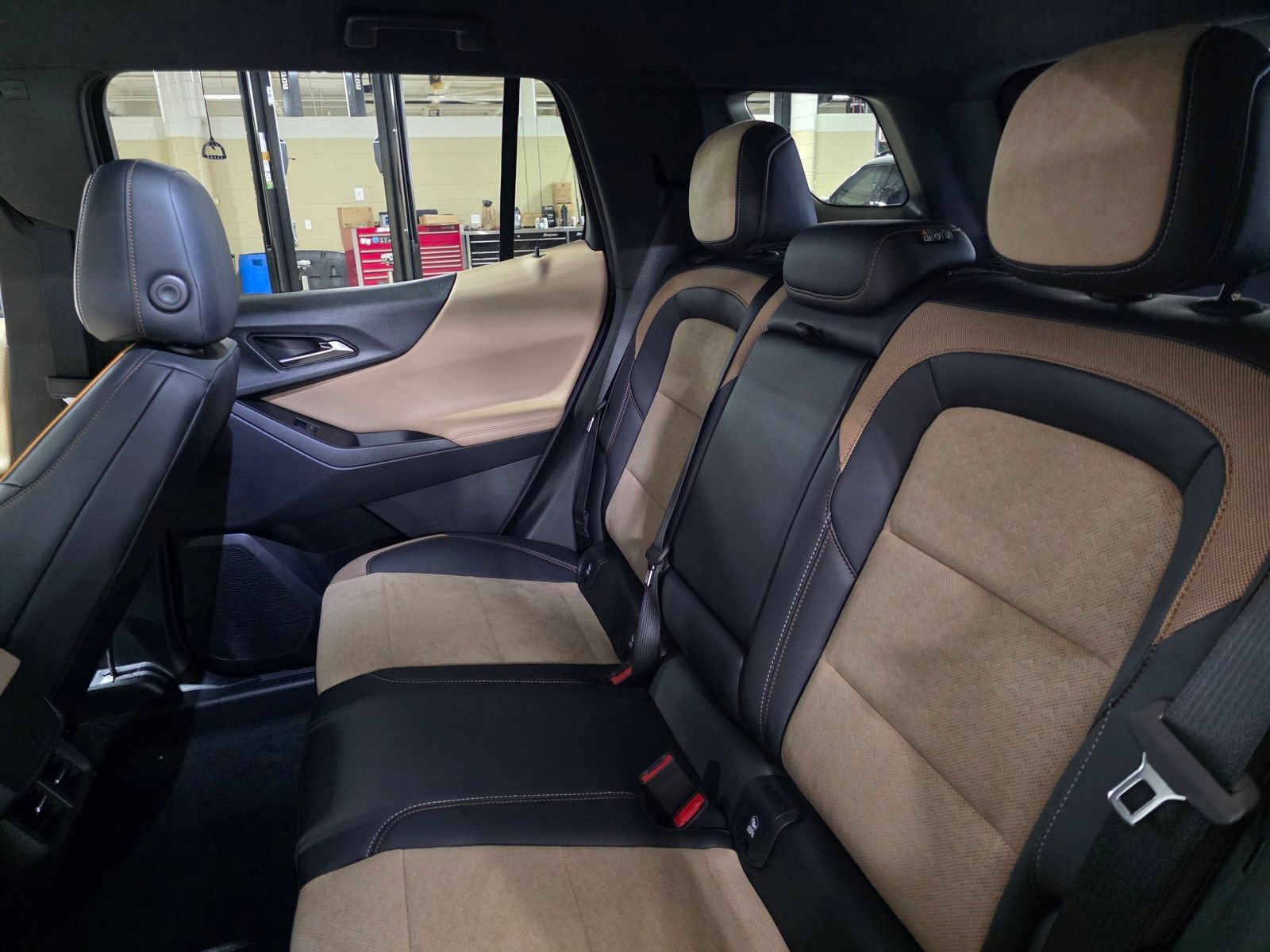 New 2027 Mosaic Black Metallic Chevrolet ACTIV image 14