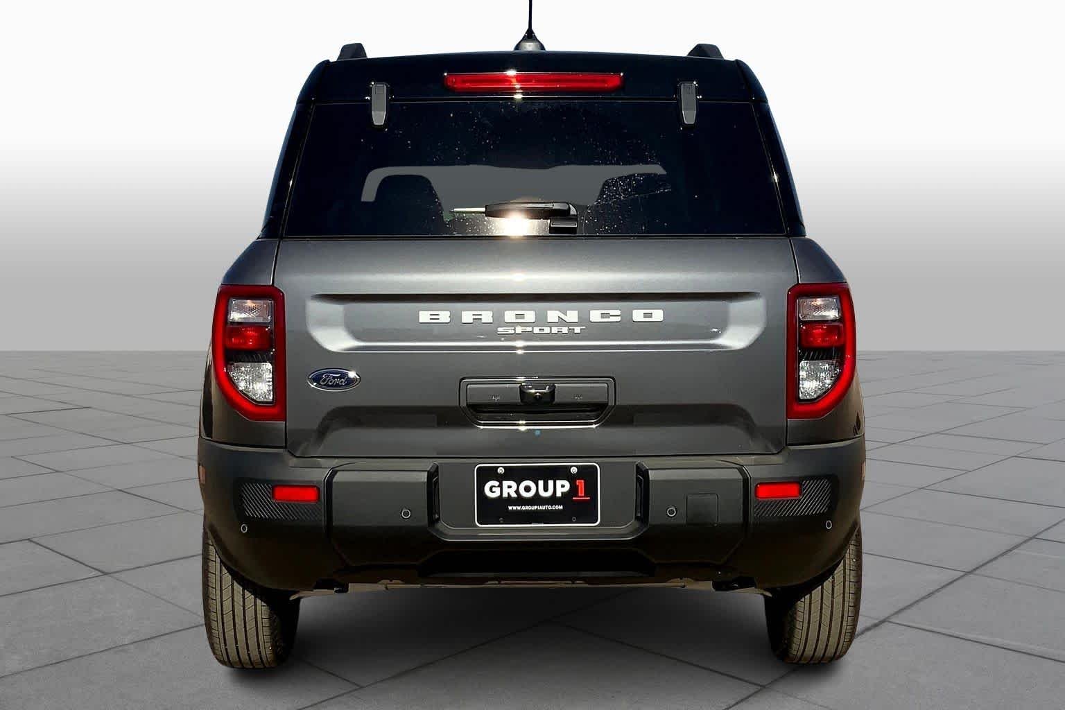 New 2025 Carbonized Gray Metallic Ford Outer Banks® image 4