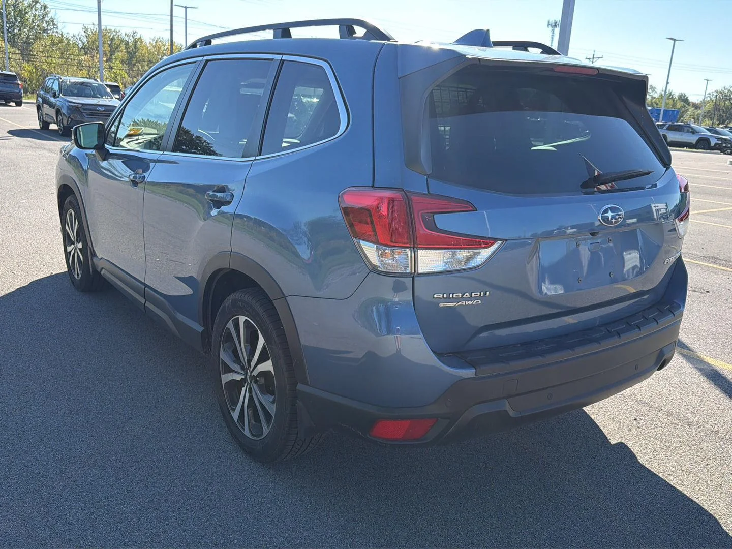 Used 2023 Horizon Blue Pearl Subaru Limited image 5