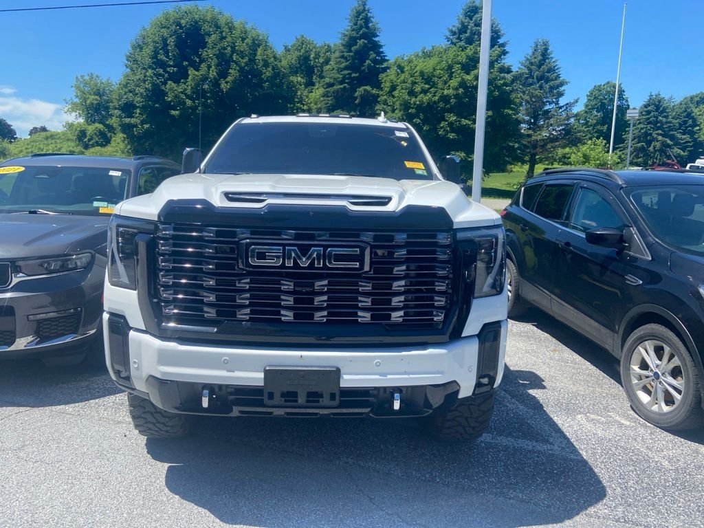 Used 2025 Summit White GMC Denali Ultimate image 2