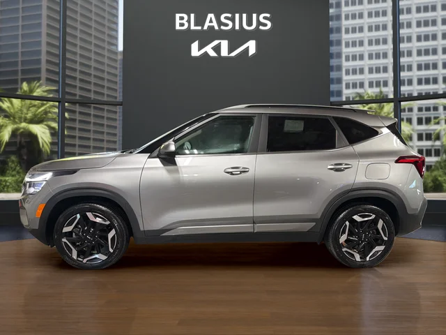 Used 2025 Gray Kia SX image 2