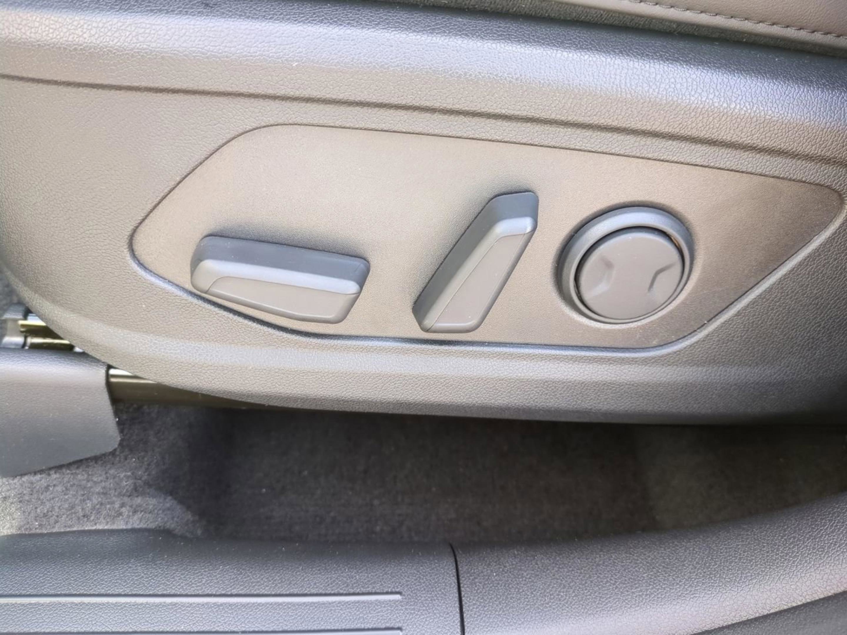 New 2026 Ivory Silver Kia X-Line SX AWD image 23