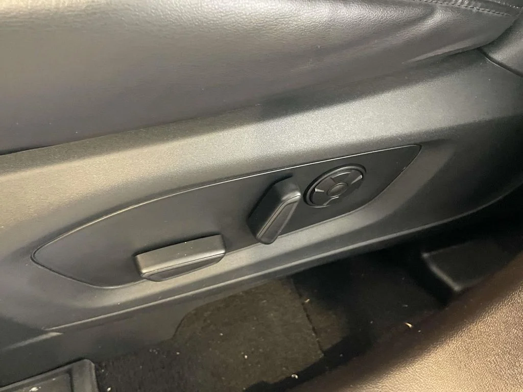 Used 2021 Silver Metallic Ford Platinum image 15