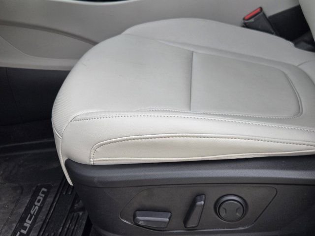 Certified Used 2025 Silver Hyundai SEL Convenience image 24