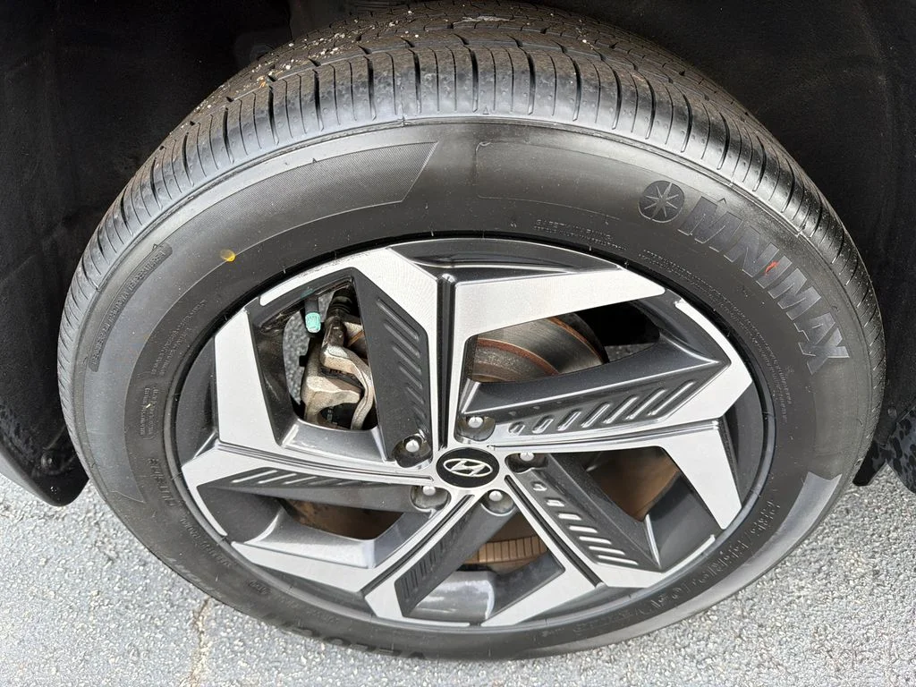 Used 2022 Black Hyundai SEL image 17