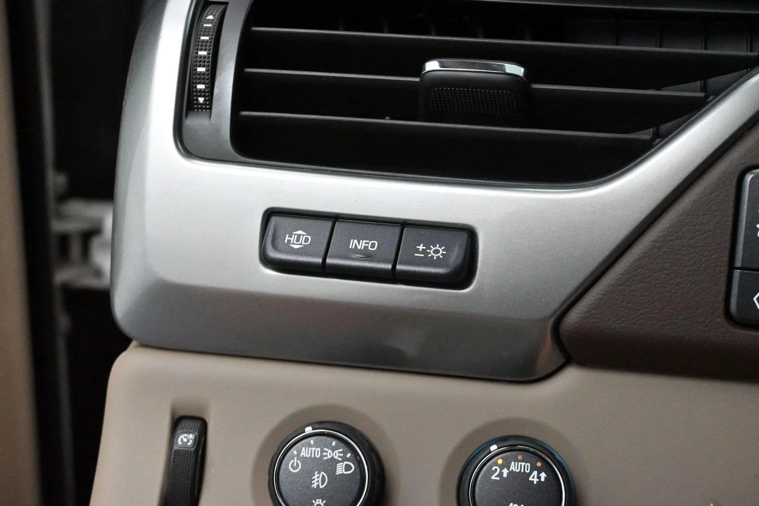 Used 2018 Summit White Chevrolet Premier image 28