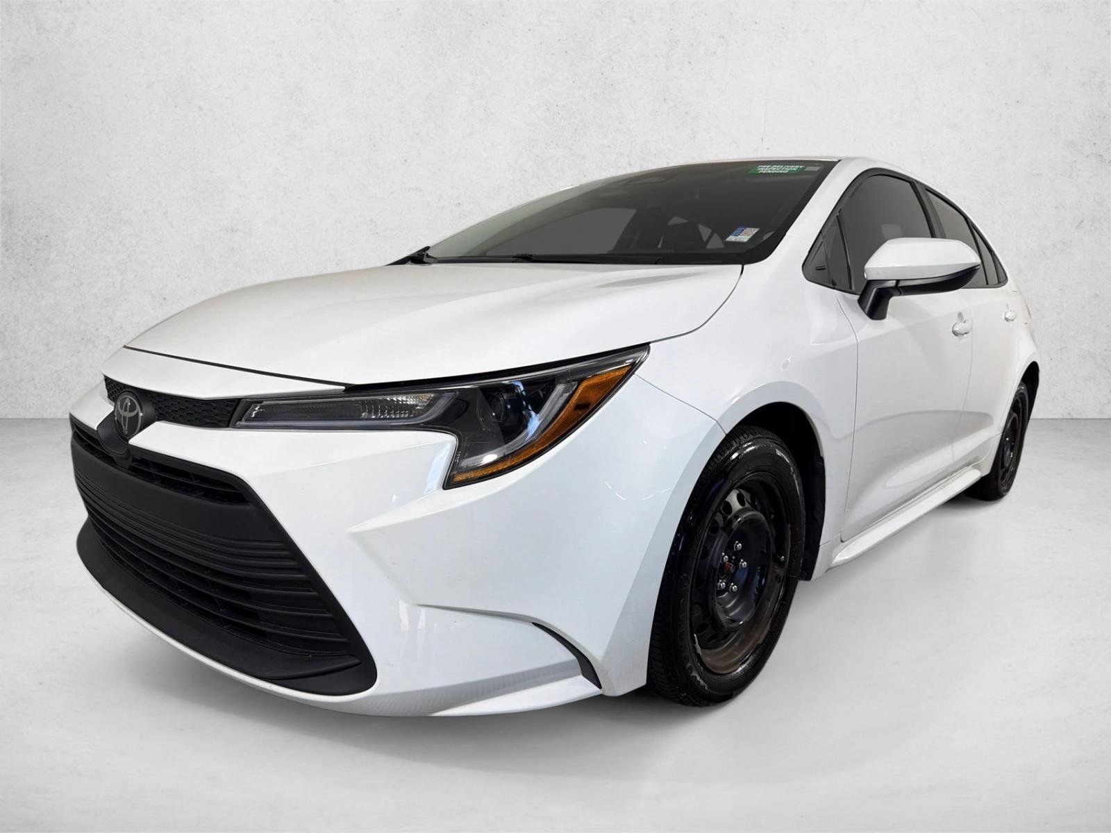 Used 2025 Ice Cap Toyota LE image 7