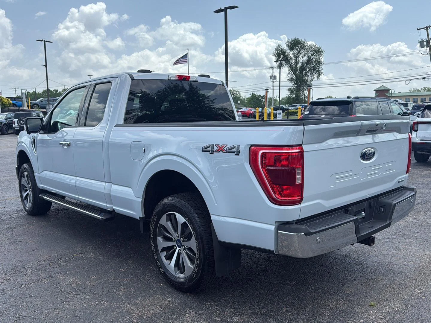 Used 2021 Space White Ford XLT image 3
