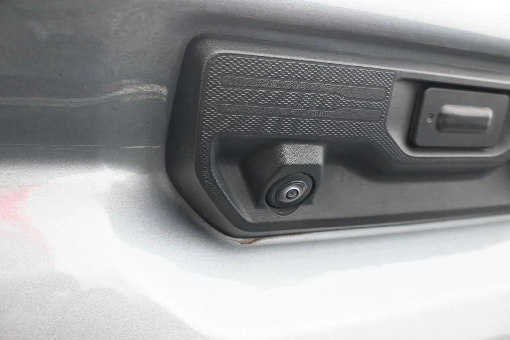 Used 2025 Sterling Metallic GMC Elevation image 32