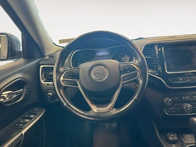 Used 2019 Gray Jeep Limited image 12
