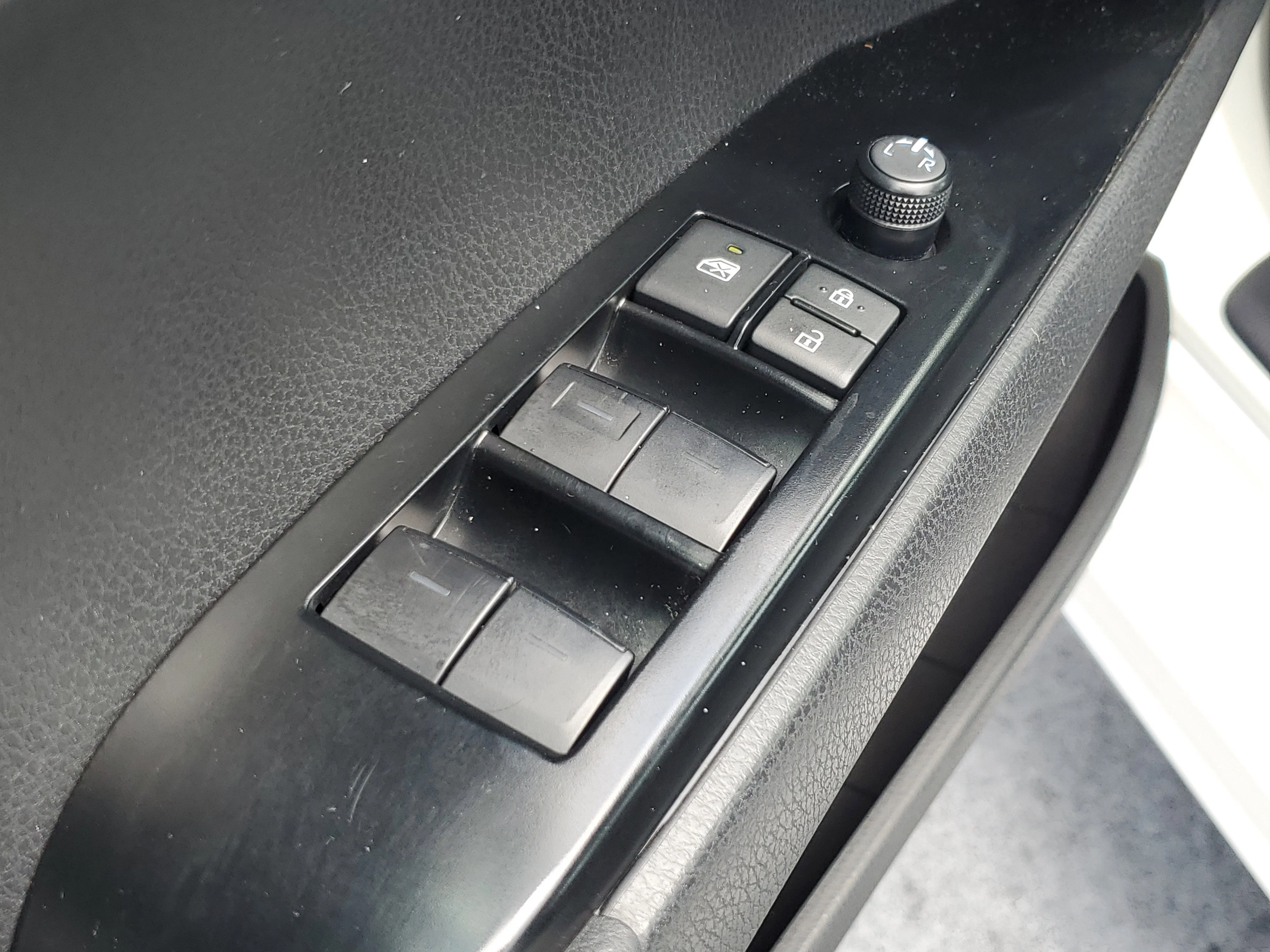 Certified Used 2025 Ice Toyota SE image 22