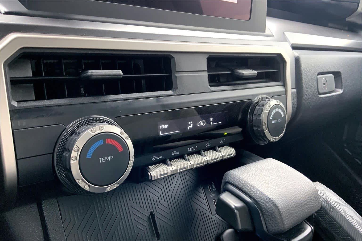 Used 2025 Underground Toyota SR5 image 33