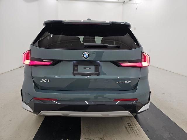 Certified Used 2025 Cape York Green Metallic BMW xDrive28i image 3