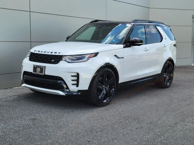 2025 Land Rover Discovery P300 Dynamic SE's photo