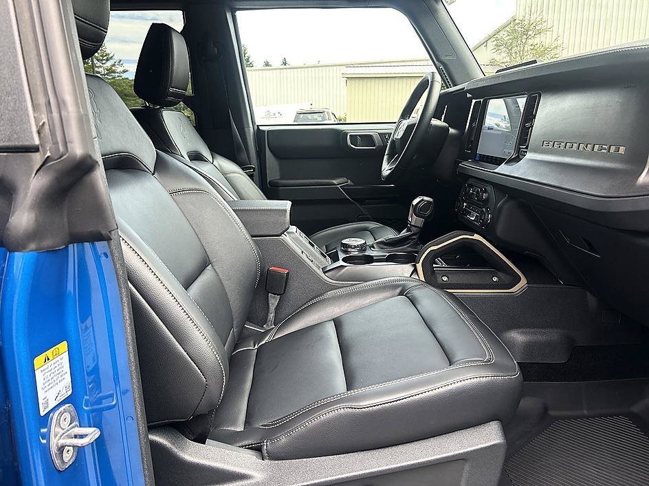Used 2025 Blue Metallic Ford Badlands image 20