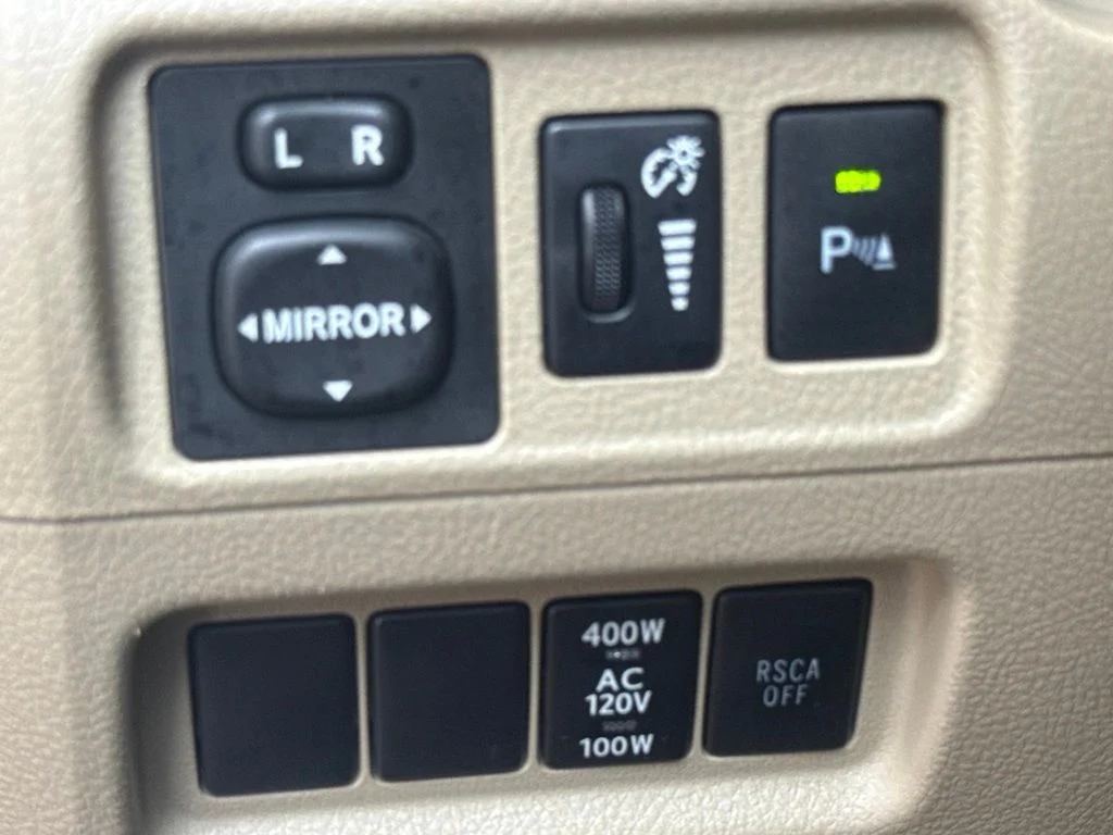 Used 2010 Blizzard Pearl Toyota SR5 image 22