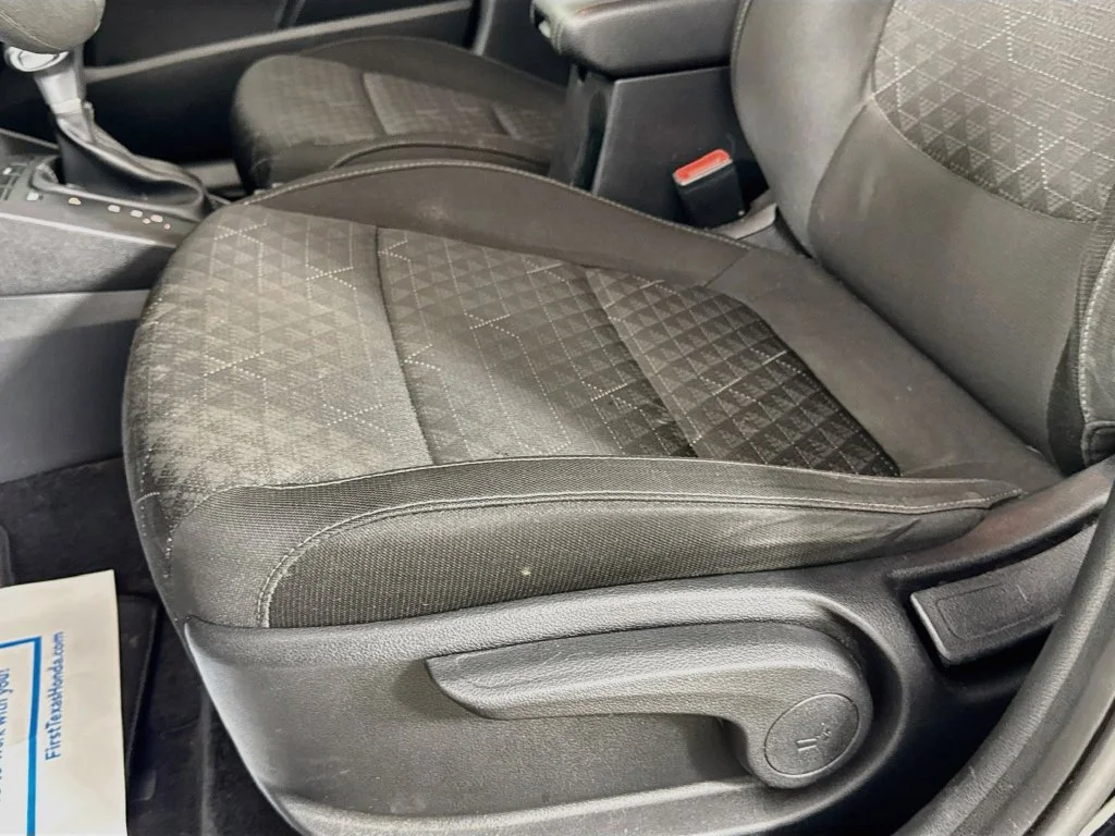Used 2022 Black Kia S image 24