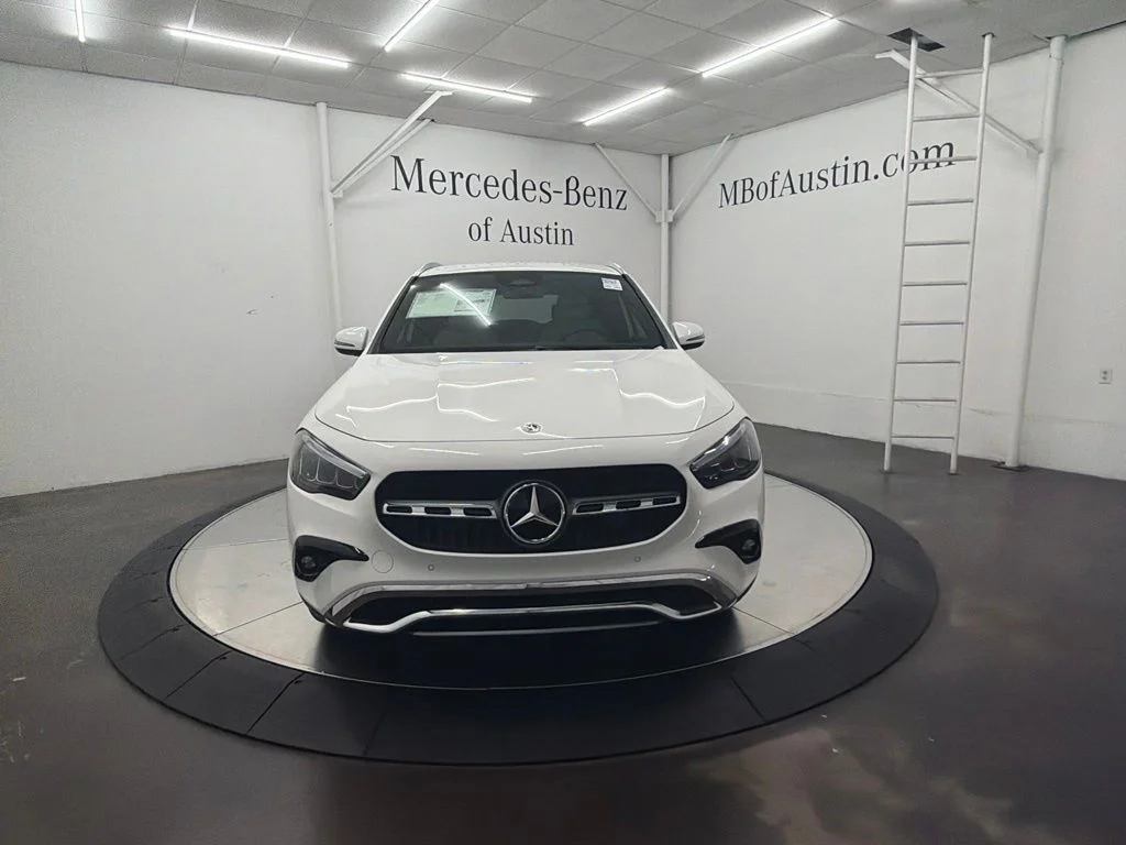 New 2026 White Mercedes-Benz GLA 250 image 2