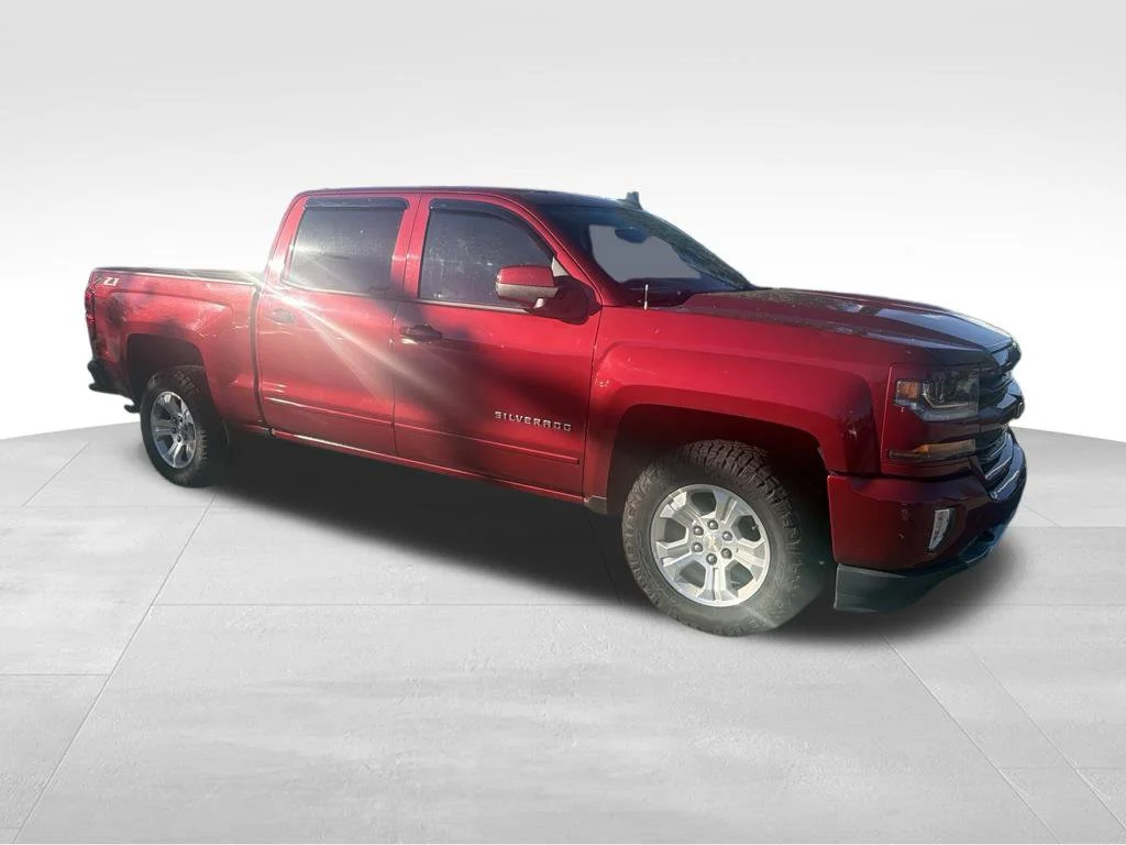 Used 2018 Red Chevrolet LT image 3