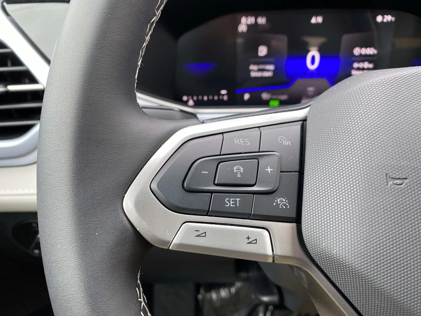2026 Volkswagen Taos SE - Photo 14